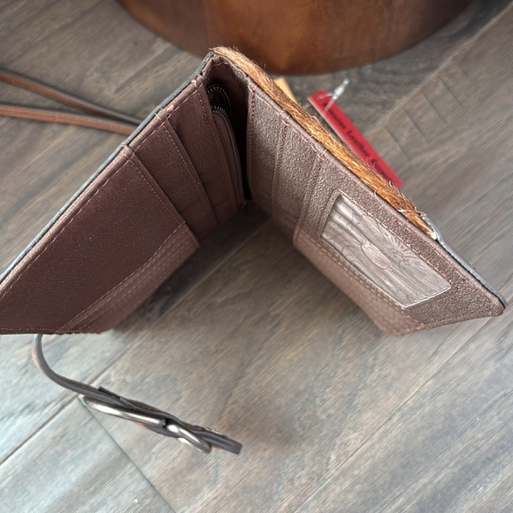 Justin Boots Wristlet/Wallet,Hair hide,bone inlay,magnetic close,genuine leather - Picture 8 of 11